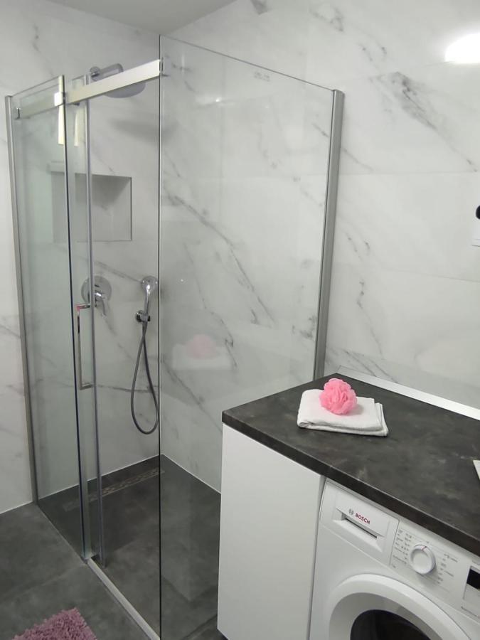 Apartman Koko With Private Jacuzzi Макарська Екстер'єр фото