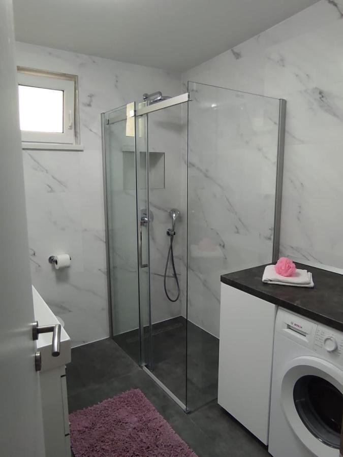 Apartman Koko With Private Jacuzzi Макарська Екстер'єр фото