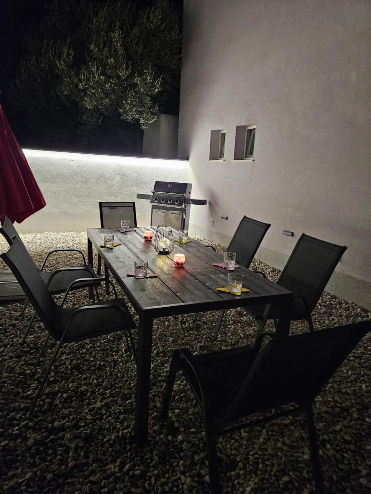 Apartman Koko With Private Jacuzzi Макарська Екстер'єр фото