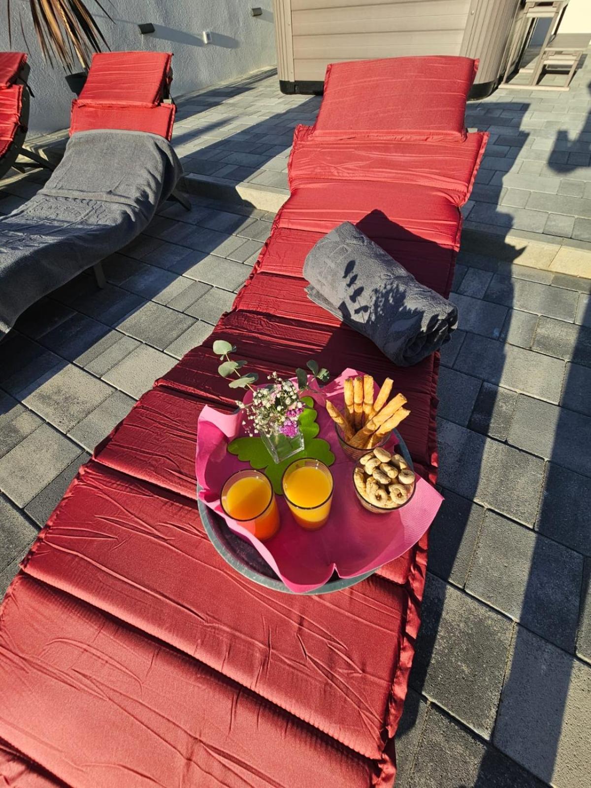 Apartman Koko With Private Jacuzzi Макарська Екстер'єр фото