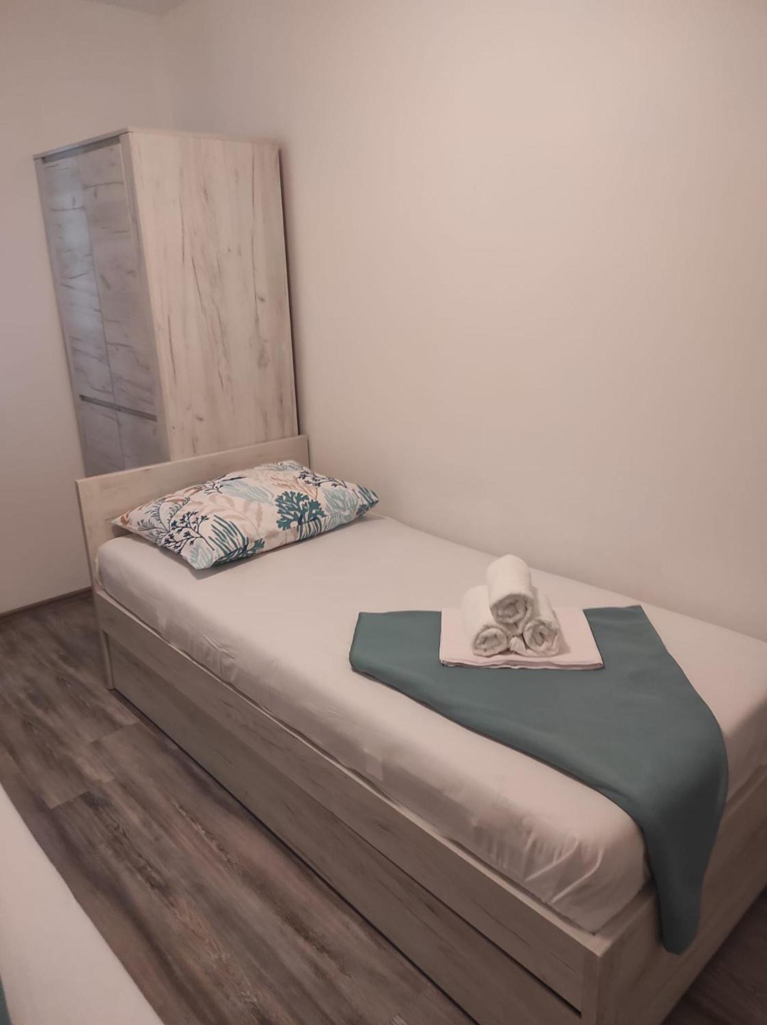 Apartman Koko With Private Jacuzzi Макарська Екстер'єр фото