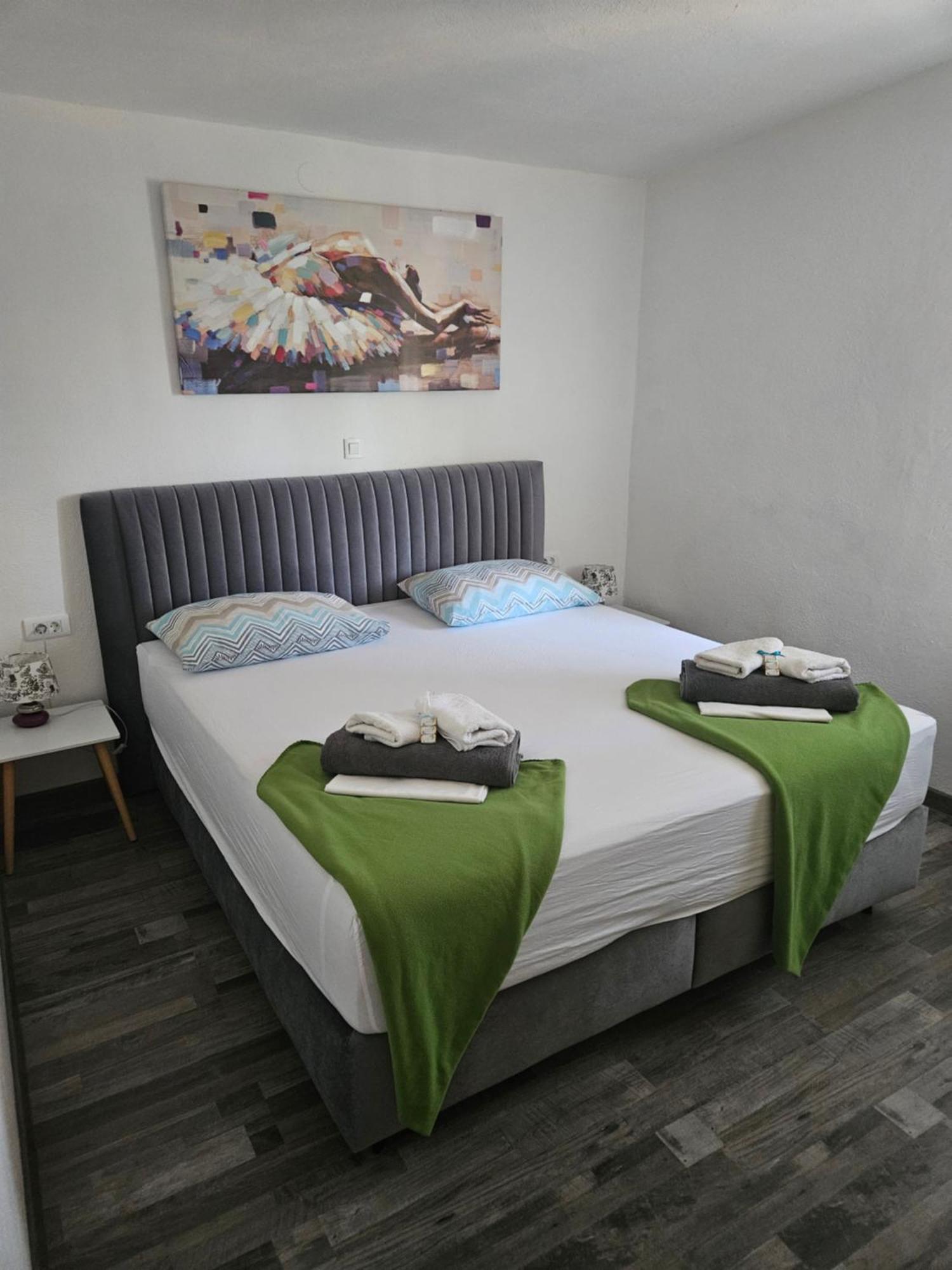 Apartman Koko With Private Jacuzzi Макарська Екстер'єр фото