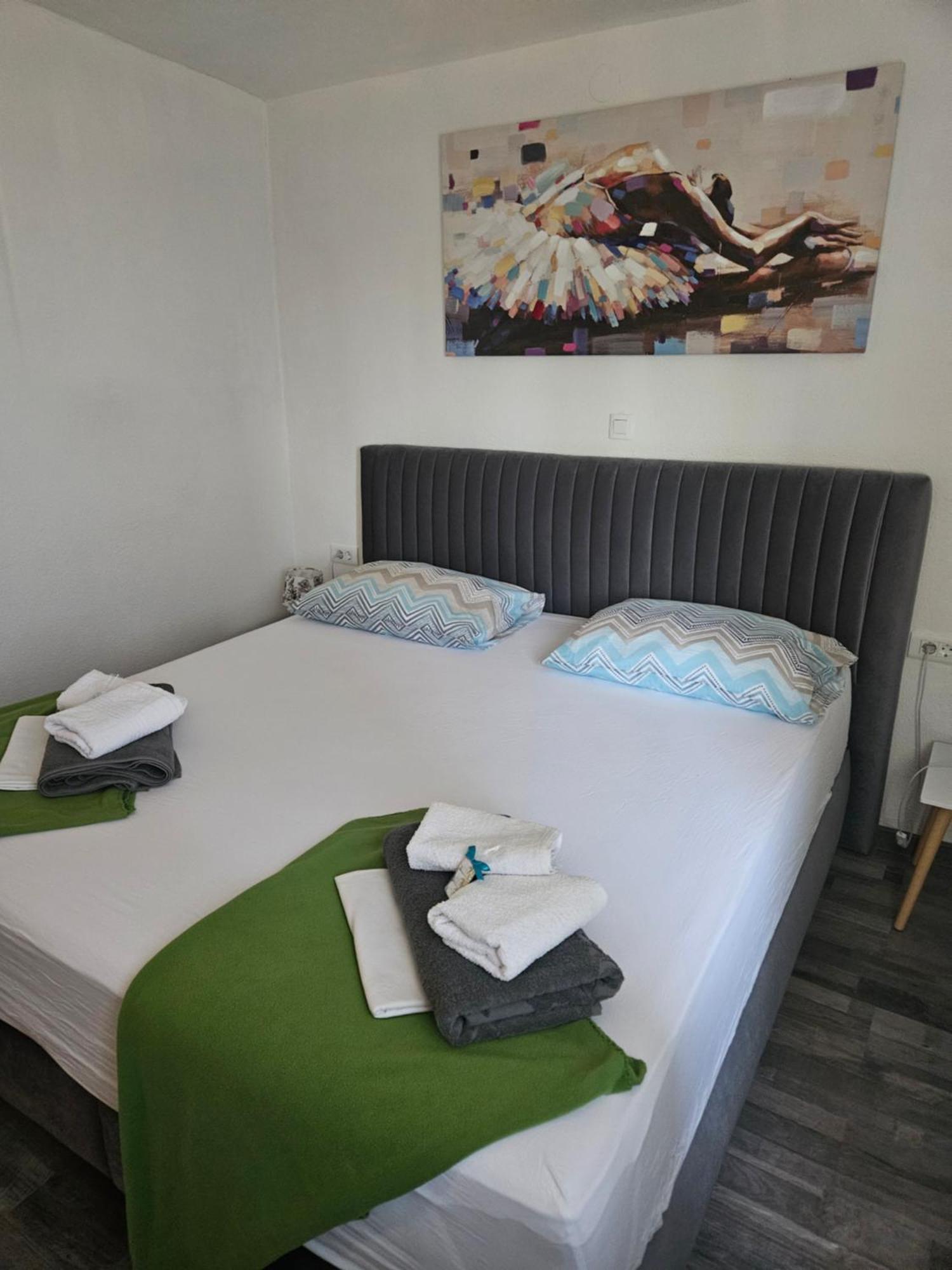 Apartman Koko With Private Jacuzzi Макарська Екстер'єр фото