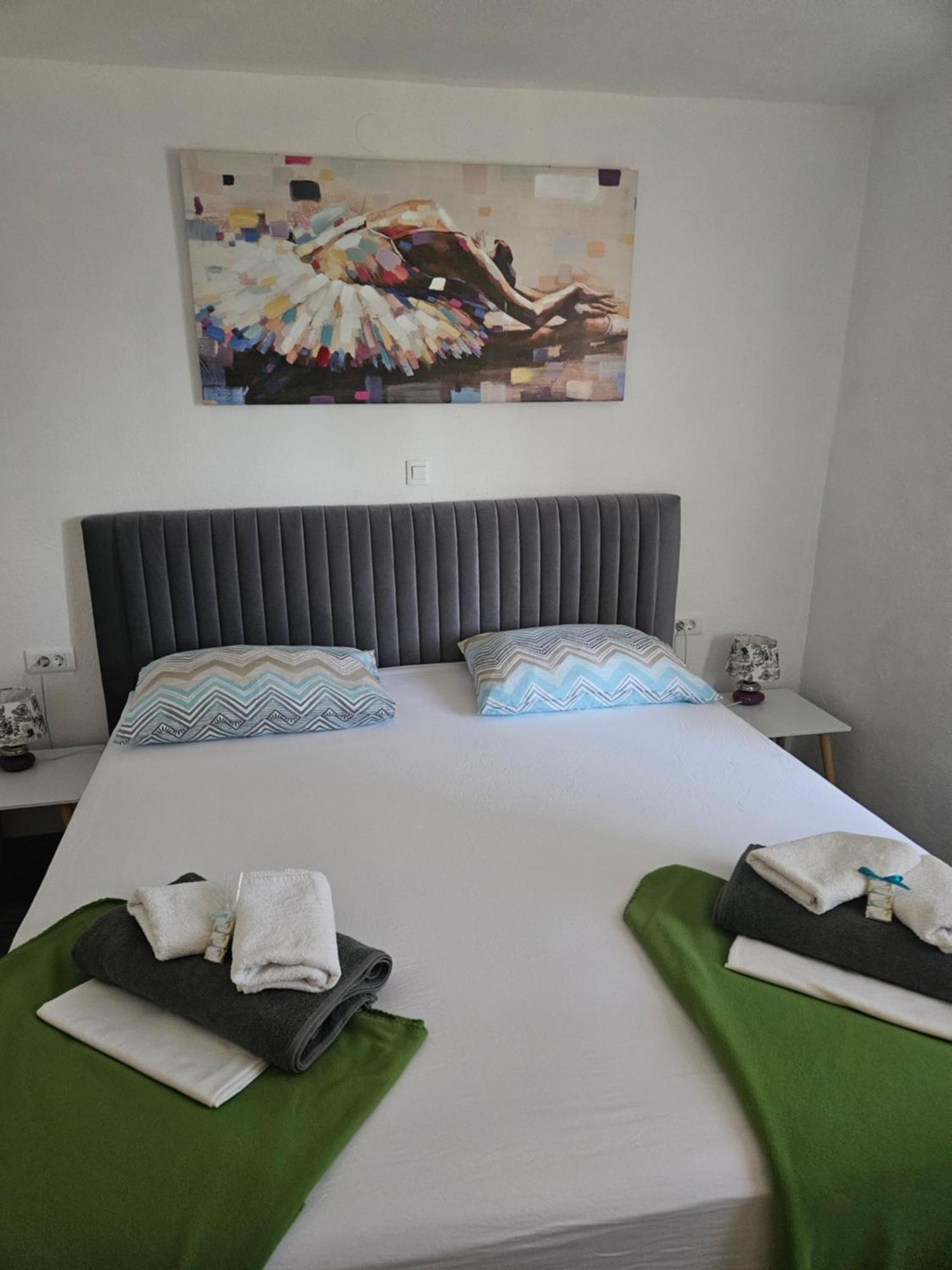 Apartman Koko With Private Jacuzzi Макарська Екстер'єр фото