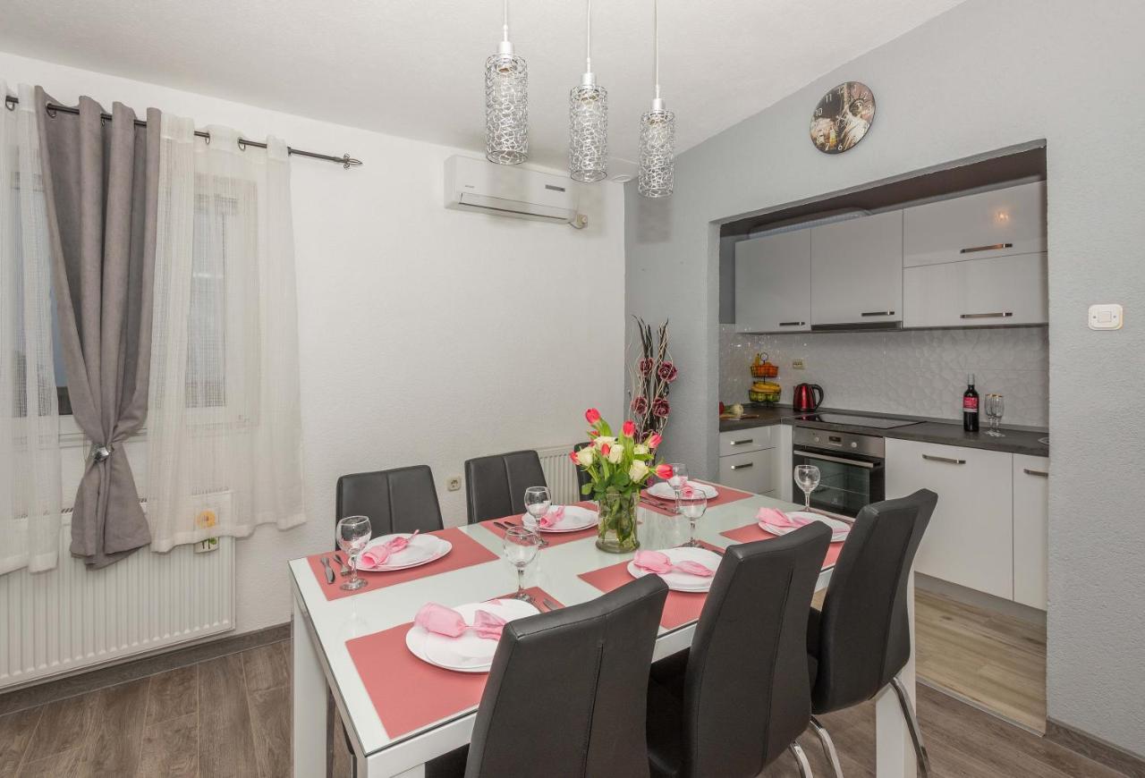 Apartman Koko With Private Jacuzzi Макарська Екстер'єр фото